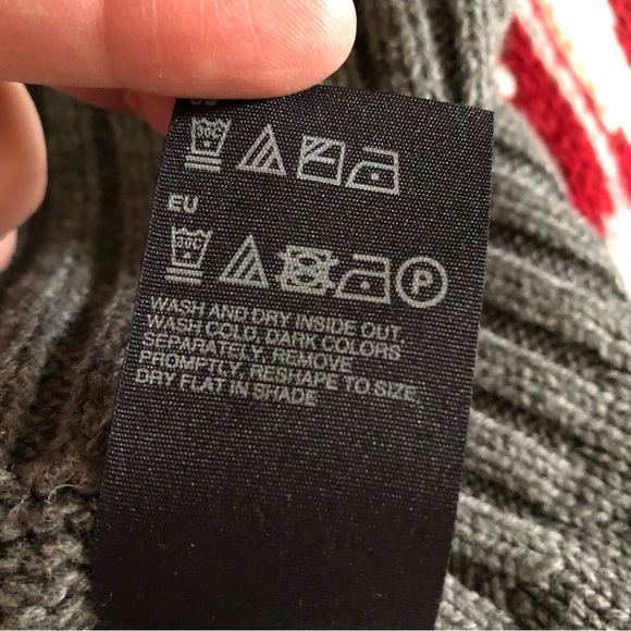 {tommy hilfiger} crop sweater - Picture 4 of 4